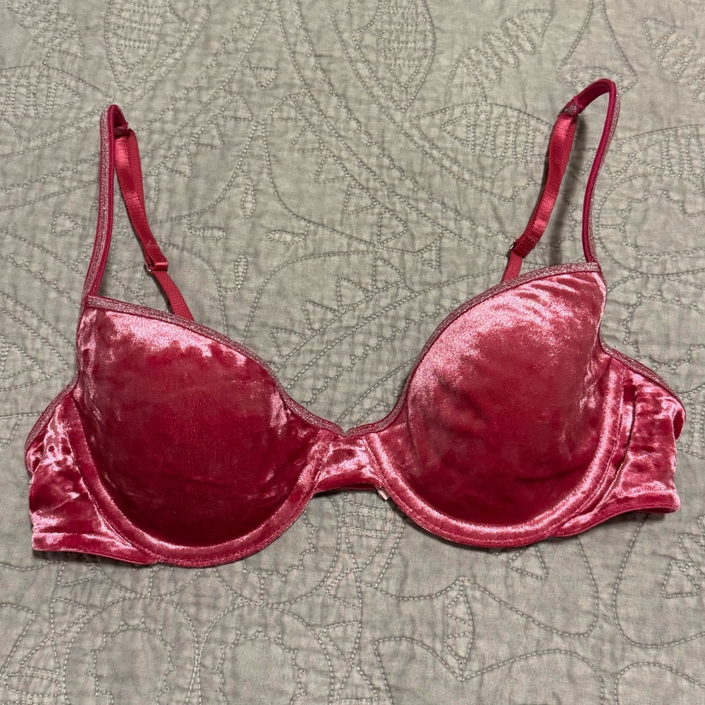 Victoria's Secret Pink Velvet Underwire Bra 36B
